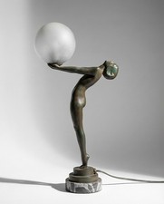 Lampe sculpture “Lueur Lumineuse” de Max Le Verrier – boule opaline Art Déco 193