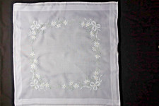 petite nappe à thé ancienne