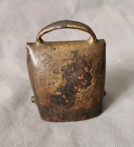 Ancienne cloche alpage en - ancienne, d'alpage
