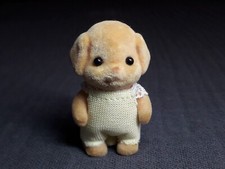 SYLVANIAN FAMILY - Chiot blond, combinaison jaune clair à bretelles en dentelles