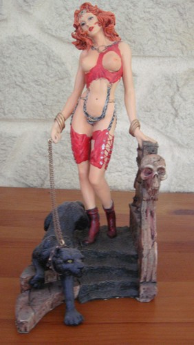 Rare statue résine - , avec