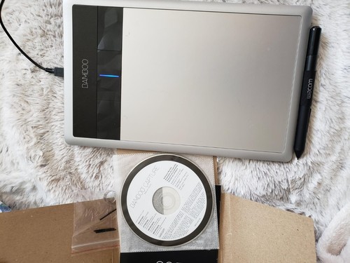 Wacom bamboo capture - pen, and