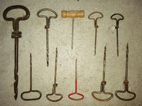 Old tool outil - tool,