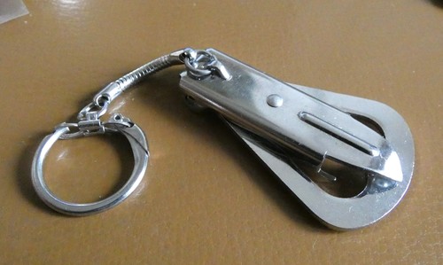 Ancien porte clé - , ouvre