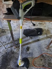 Coupe bordure état neuf, servie une fois.