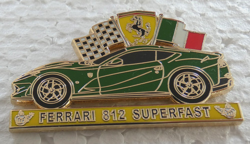 Gros pin ferrari 812 - gros,