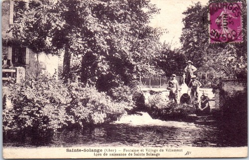 18 SAINTE SOLANGE - fontaine