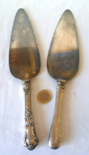 2 ANCIENNES PELLES À TARTE