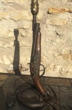 pistolet a silex époque révolution, monté en lampe dans les années 70 artisanal