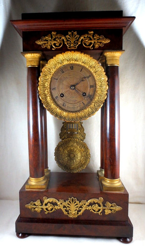 Pendule horloge à portique - /,