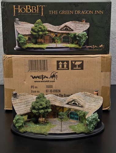 Weta green dragon hobbiton - dragon,