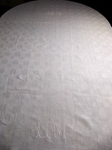 Nappe damassée 2m40 1m70 - damassée,