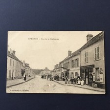 CPA 28 EPERNON Rue De La Madelaine Animé Commerce Moto Carte Postale