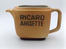 Pichet Ricard Anisette 1L – Céramique Publicitaire Vintage – Ateliers Ricard – M