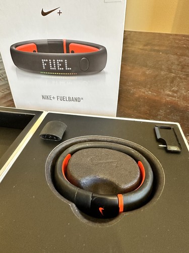 Nike fuelband size s p - +, s-p