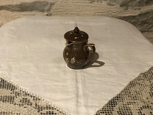 Ancien petit pot - , crème