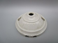 Ancienne rosace en porcelaine