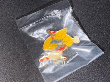 (V16) PINS BADGE ENAMEL