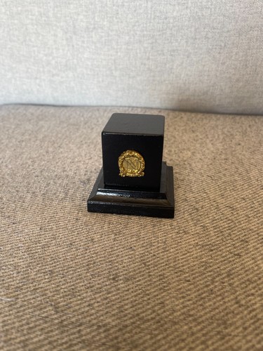 Socle bois noir brillant - socle,