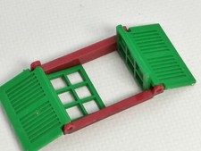 MAJOKIT FENÊTRE BORDEAU A DEUX VANTAUX VERTS ET VOLETS VERTS