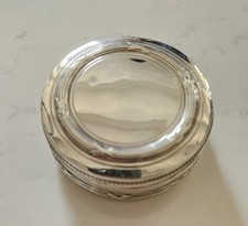 Poudrier, boite à pilules, à tabac 19 ème en argent massif style Louis XVI