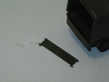 dinky toys, 1 ridelle arriére en METAL KAKI pour GMC militaire (R166)