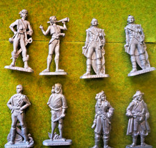 8 Figurines à peindre