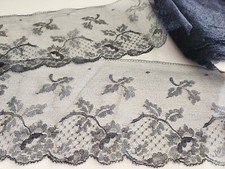 Dentelle large ancienne bleu