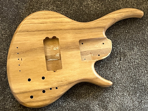 Tobias growler bass body - v,