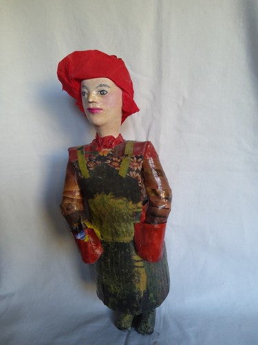 Poupée papier maché - en,