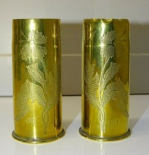 -2 ANCIENS PETITS VASES