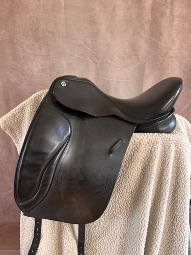 Barnsby dressage saddle - dressage, saddle,