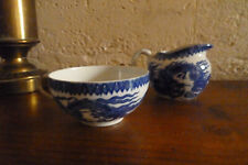Tasse et pot à lait porcelaine fine chinoise décor blanc et bleu