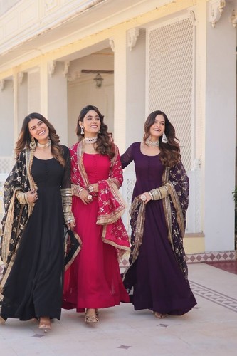 Robe salwar kameez