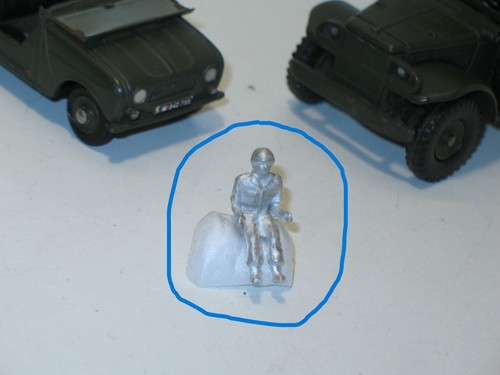 R13 dinky toys soldat - dinky, 1
