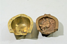 lot de 2 cendriers de table ou vide-poche en laiton et cuivre, cheval équitation