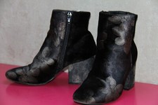 Bottines dessus velours lisse