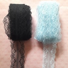 Dentelle fine noire ou bleu