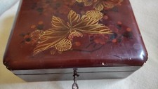 BOITE JAPONAISE en BOIS LAQUé