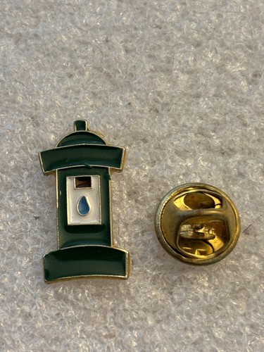 Pin fontaine eau - pin’s,