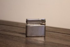 Ancien briquet publicitaire - , en