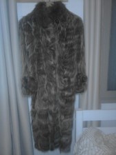 MANTEAU EN FOURRURE DE