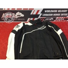 BLOUSON CUIR DUCATI 77 HOMME TAILLE 52 Réf OEM: 981045952