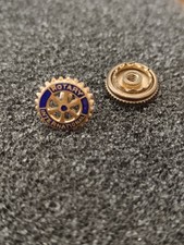  Insigne A Vis Enamel 58 Association "ROTARY INTERNATIONAL" 