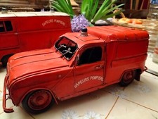 jouet Renault 4L pompier