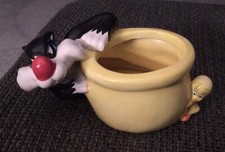 SYLVESTER AND TWEETY BIRD