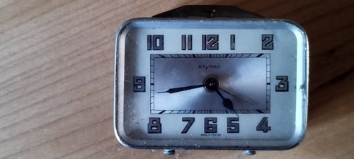 Réveil rectangulaire vintage