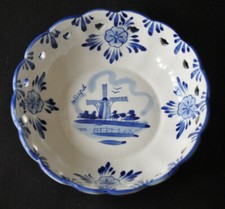 Coupelle vide poche porcelaine ajourée peint main DELFT 