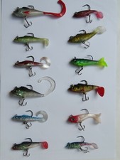 Pêche carnassiers lot de 12 leurres souples figuratifs 6 à 8 cm plombés