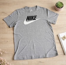 Nike Tee gris logo noir/blanc